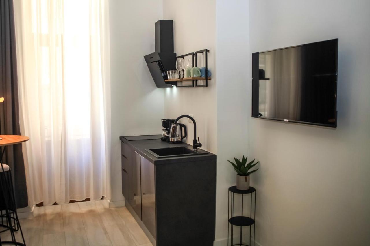 Hedone City Luxury Apartments With Free Parking Pola Esterno foto