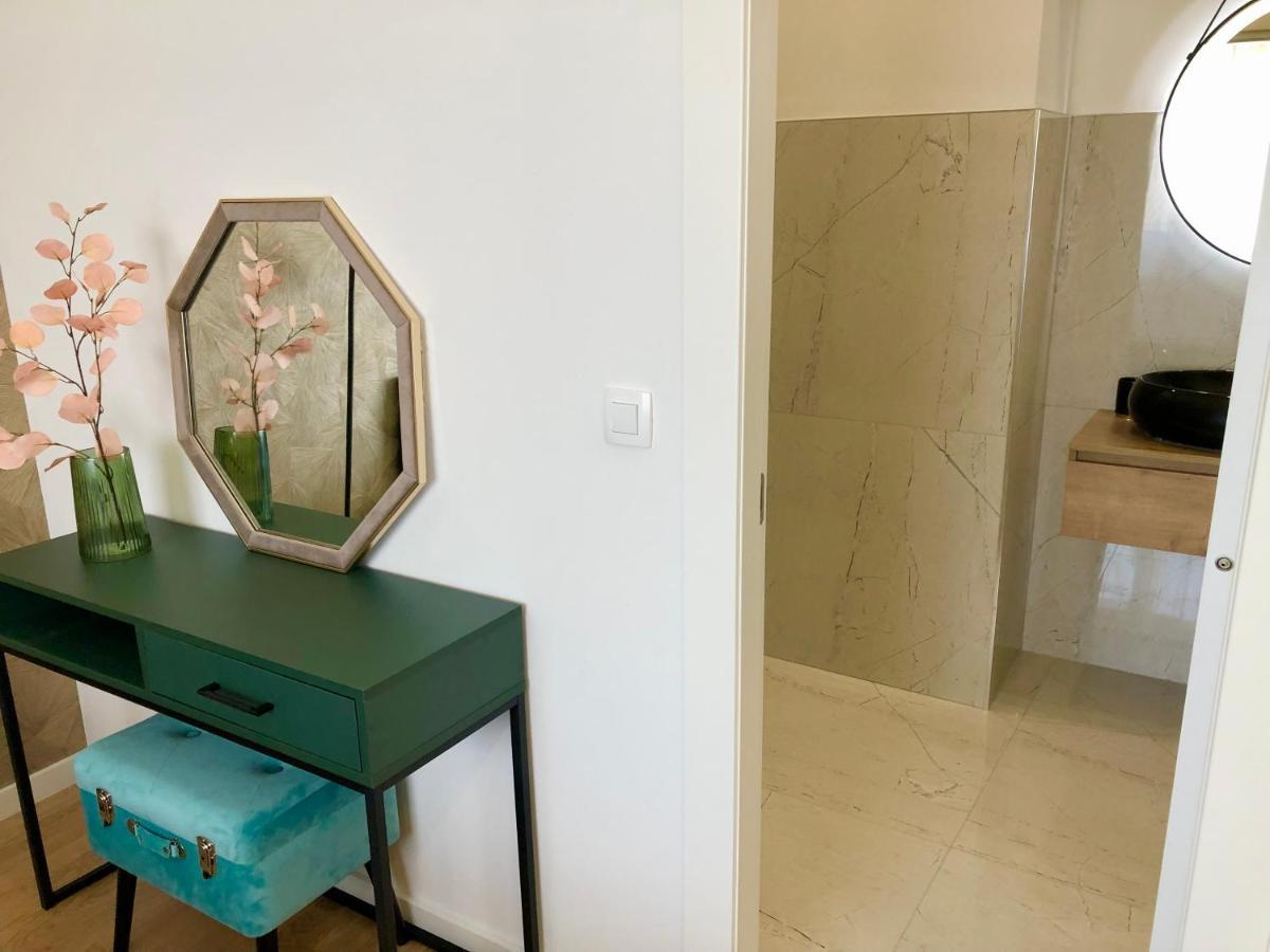 Hedone City Luxury Apartments With Free Parking Pola Esterno foto